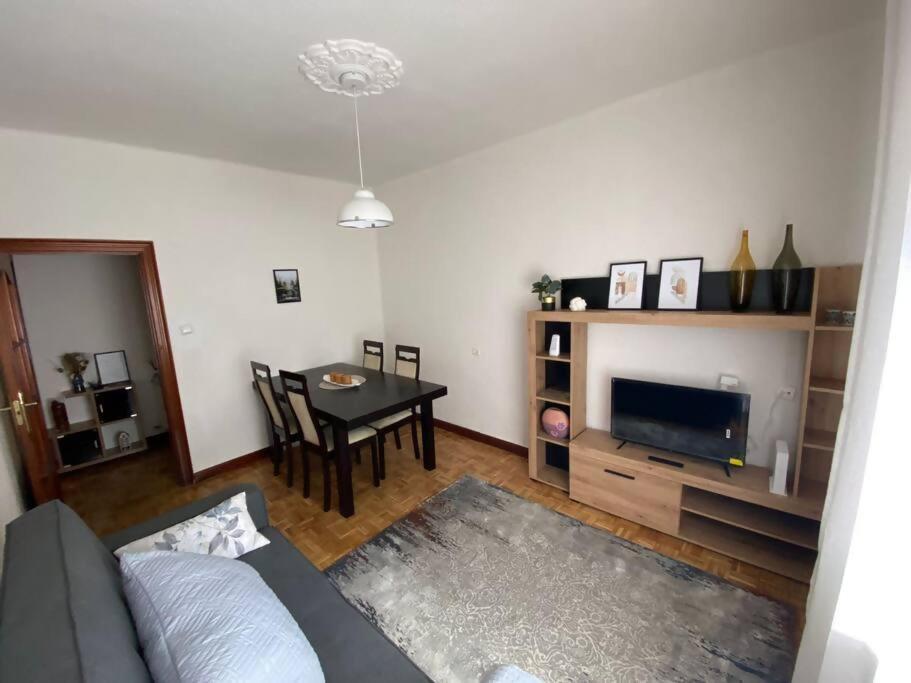 Amplio Guerrilleros Centro Apartment Salamanca